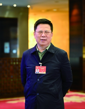 全国政协委员,中国人寿集团董事长王滨:加快推进业务创新试点 发展第