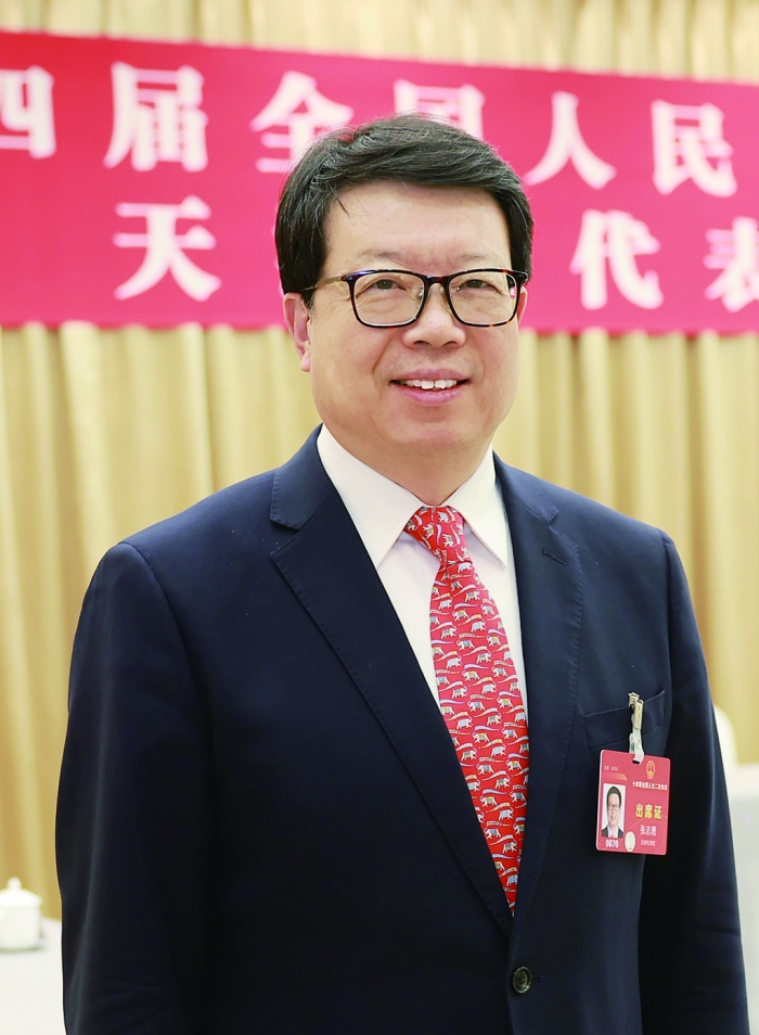全国人大代表,中国铁塔董事长张志勇:推进行业大模型和边缘算力高质量